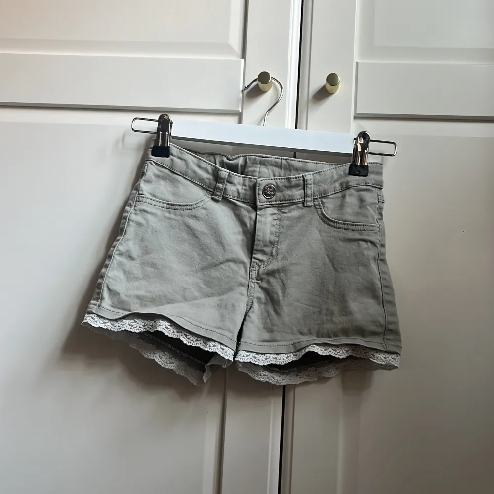 Kjol H&M, stl 140. Shorts.