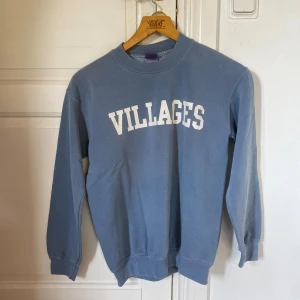 Vintage Crewneck  - Vintage Crewneck i grymt skick  Storlek S #grish #stockhomstil #backtoschool #fasion 