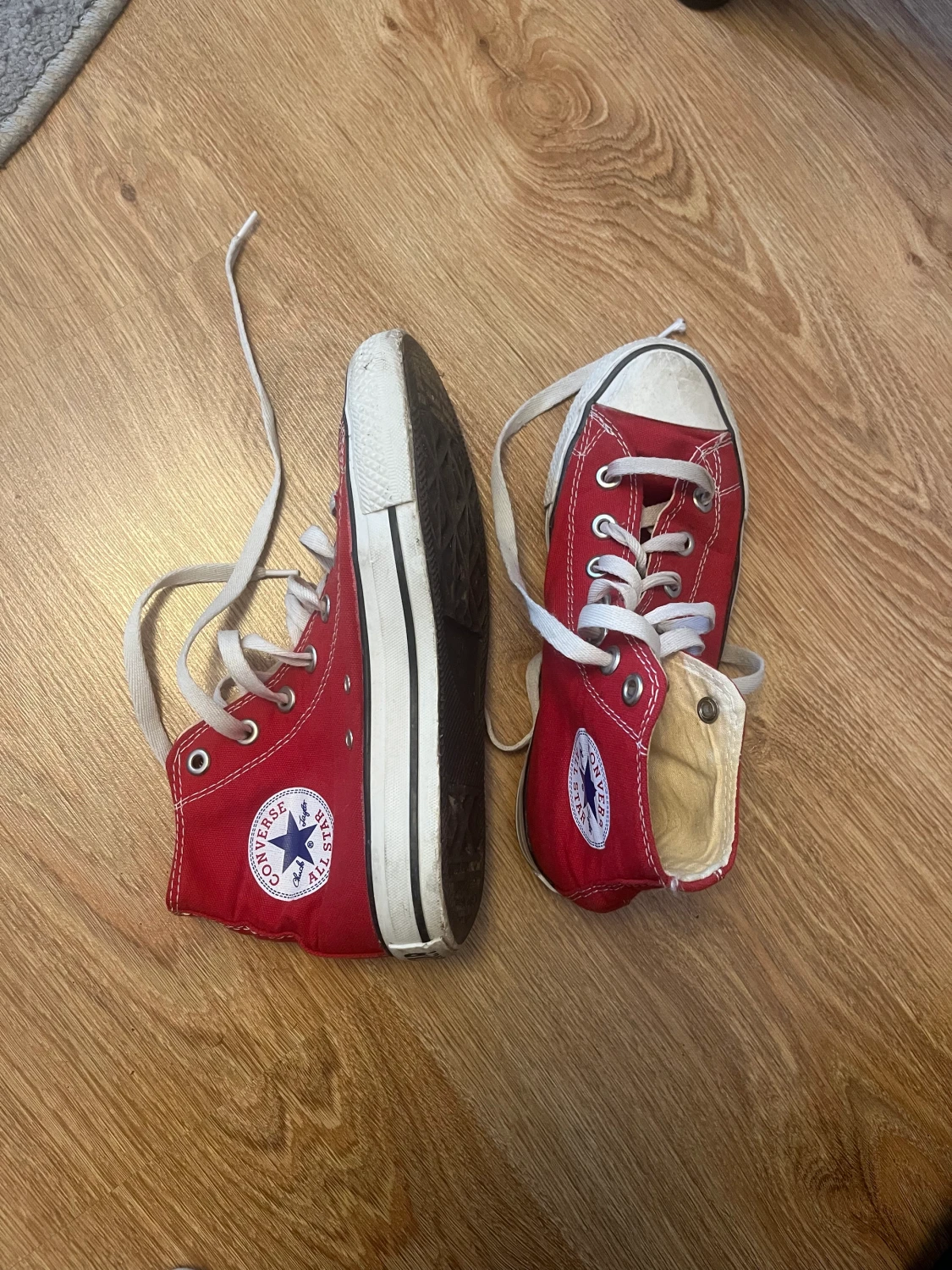 Röda converse 