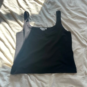 Linne - Linnet är från Kappahl och är i storlek XL, den är använd typ 1 gång och är i väldigt bra skick 