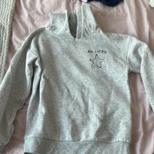 Ma cherie hoodie - Ma cherie hoodie i bra skick