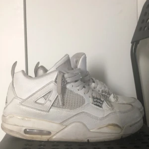 Jordan 4s retro pure Money limited edition - Säljer Jordan 4s limited edition  Storlek: 43 Fraktar/eller möts vi  