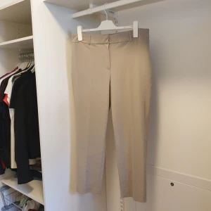 Kostym byxor - Från H&M i storlek 46. 