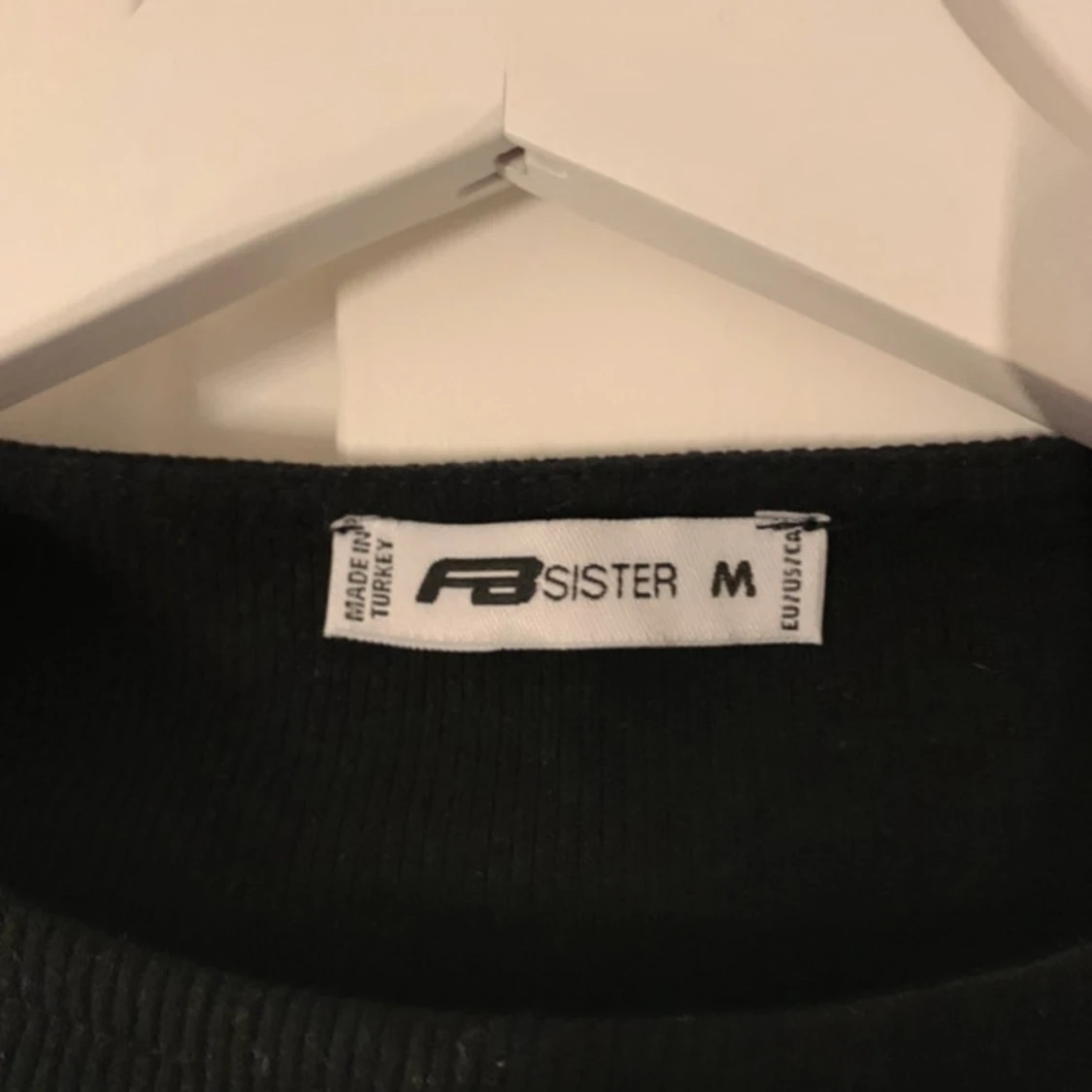 Svart ribbad topp - 3