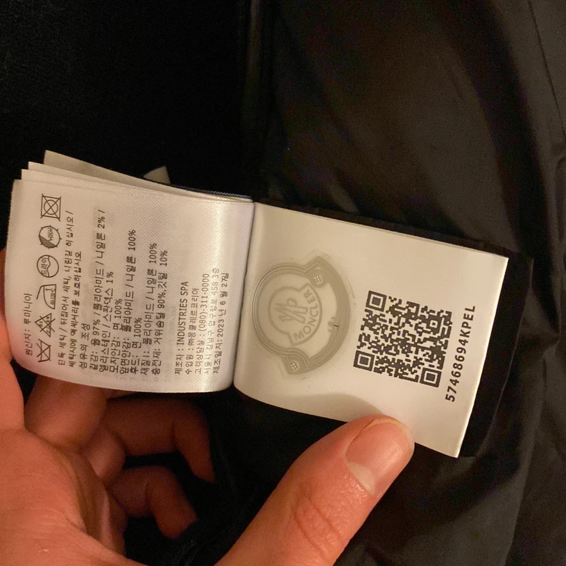 Svart cardigan från Moncler den är helt ny - 4