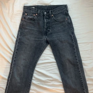 Levis 501  - Levis 501 jeans i bra skick pris kan diskuteras 