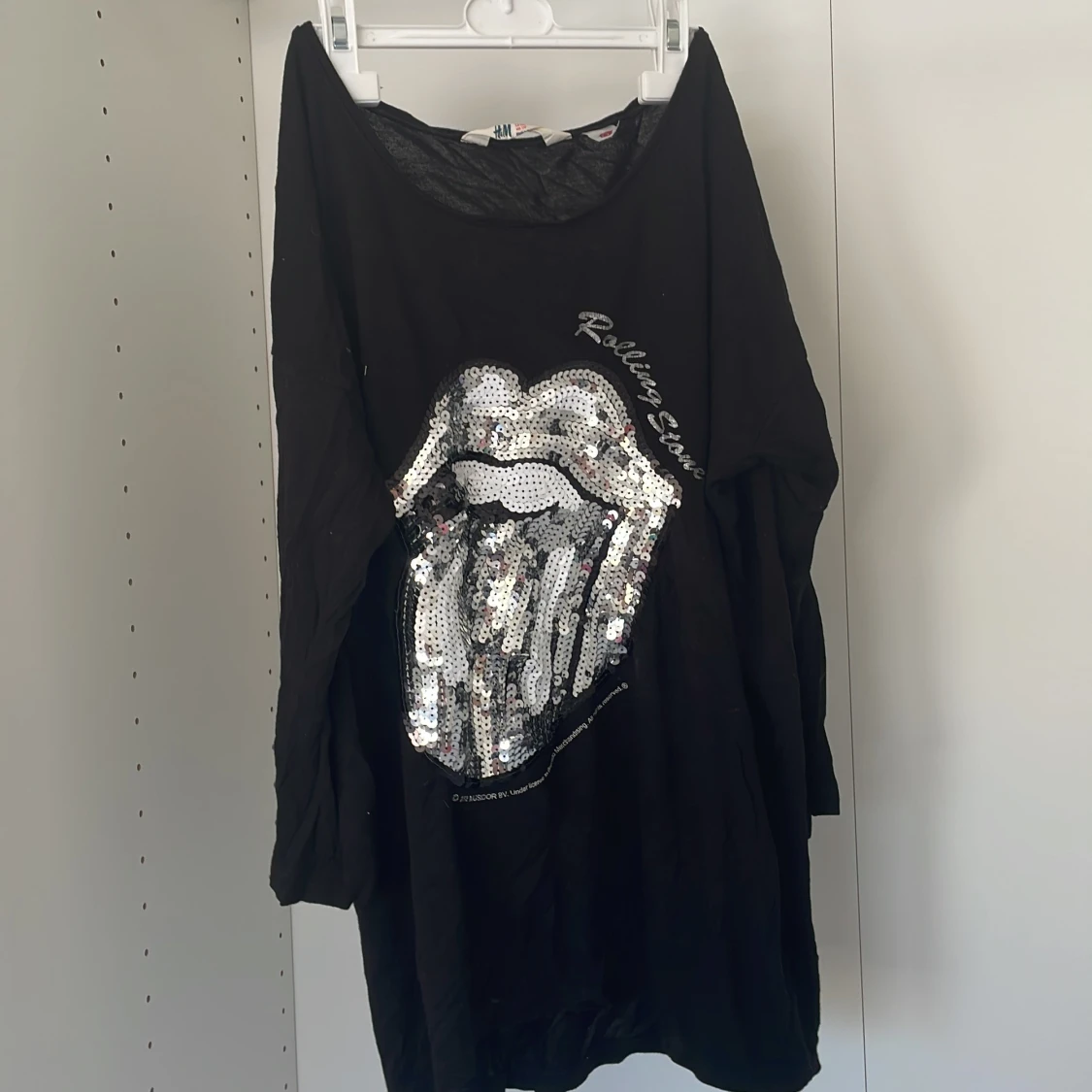 Svart långärmad tröja med paljetter