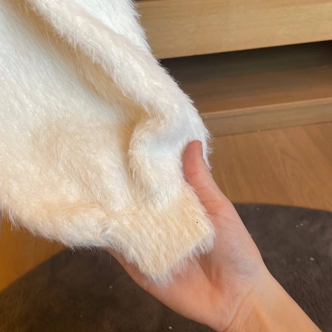 Vit fluffig tröja från NA-KD - 1