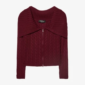 Vinröd stradivarius tröja - Helt oanvänd tröja från Stradivarius i storlek XS! Samma som på andra bilden fast i röd färg. Kan skicka egna bilder om så önskas! Nypris 389 kr