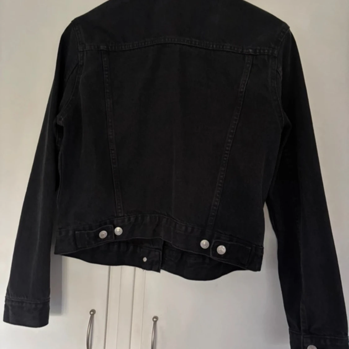 Svart jeansjacka - 1