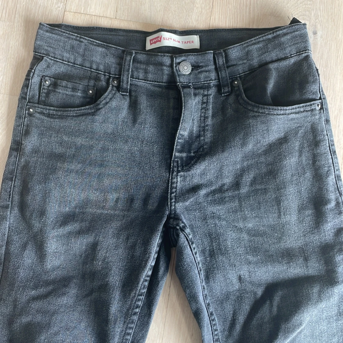 Grå jeans från Levi's
