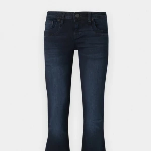 Ltb jeans - Mörkblå ltb jeans. Ord pris är 829kr men säljer dom för 500kr. Köparen står för frakten. Använt 2 gånger, inga tecken på användning. 