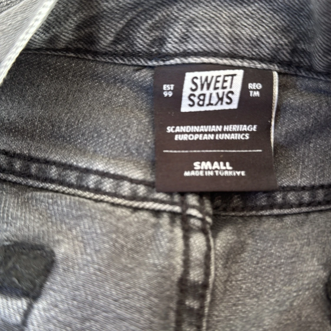 Grå jeansbyxor från Sweet Skateboarding Company - 3