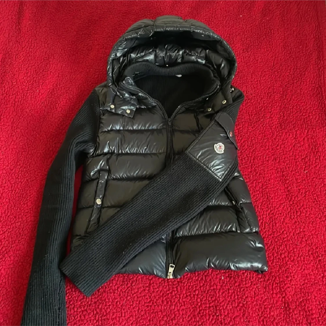 Svart pufferjacka från Moncler