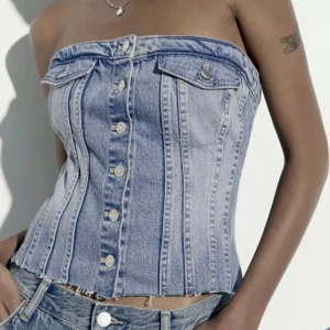 Zara jeanskorsett  - Så cool jeanskorsett från zara! 