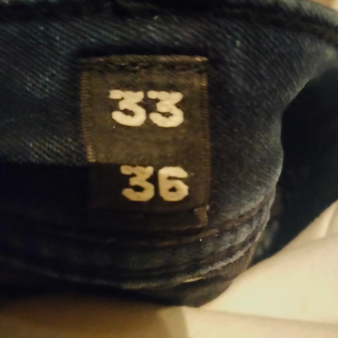 Mörklblå jeans - 91