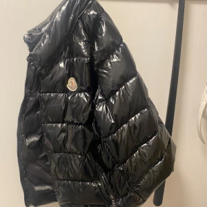 Moncler väst - Storlek s, skick 8/10