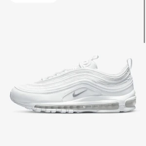 Nike air Max 97 - Säljer dessa sköna skor från Nike med reflexer pga att de ej kommer till användning, använda men inga större skador❤️ pris kan diskuteras 