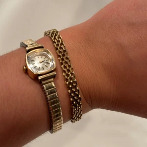 guld armband  - säljer finaste armbandet från Edblad då jag har två stycken!!!! 