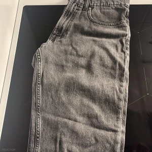 Gråa jeans - Gråa jeans jag ej använder längre. Fint skick.