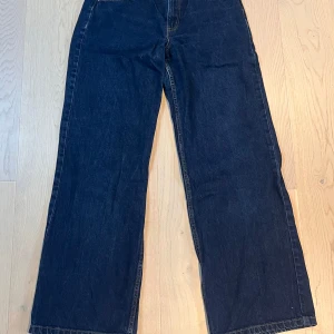 only jeans - köptes second hand, jag har nästan inte använt dem  pris går att diskutera