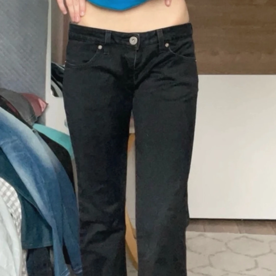 Lågmidjade svarta jeans  - 90