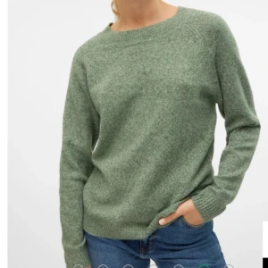 Grön stickad tröja  - Hejj, säljer min gröna Veromoda tröja då den inte kommer till användning längre. Den är i jättefint skick och är inte använd så många gånger, nypris: 300 SEK säljer för: 100 SEK, skriv privat om fler bilder önskas och priset kan diskuteras 💞💓🍁🌟😍
