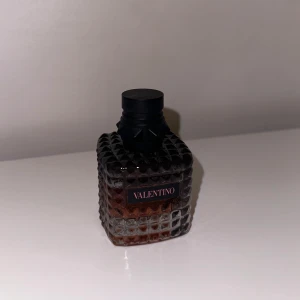 Valentino Parfym - Valentino born in Roma intense 