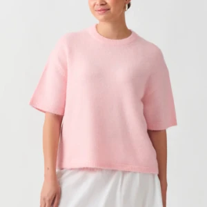 Stickad t-shirt - Super fin, använd sällan 💓