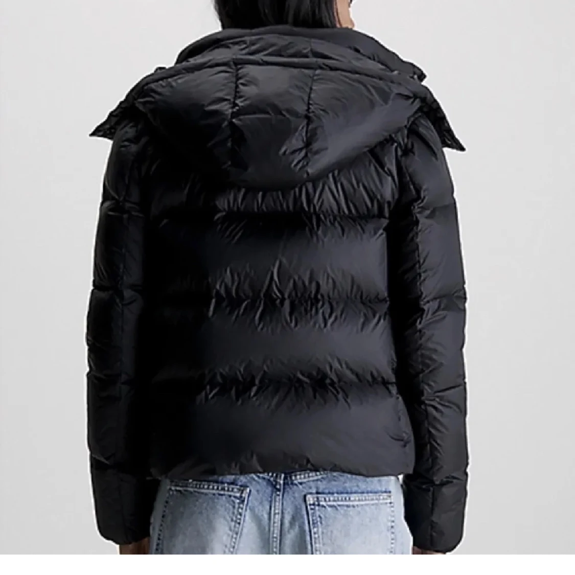 Svart pufferjacka från Calvin Klein - 90