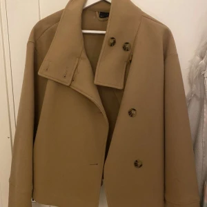 Kappa  - Snygg höstkappa ifrån Gina tricot!!🍁🍁