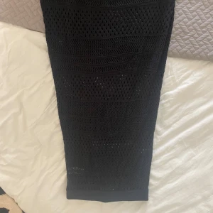 Virkad långkjol - Fin långkjol som är virkad, kort på mig som är 170 cm🥰🥰 använd en gång