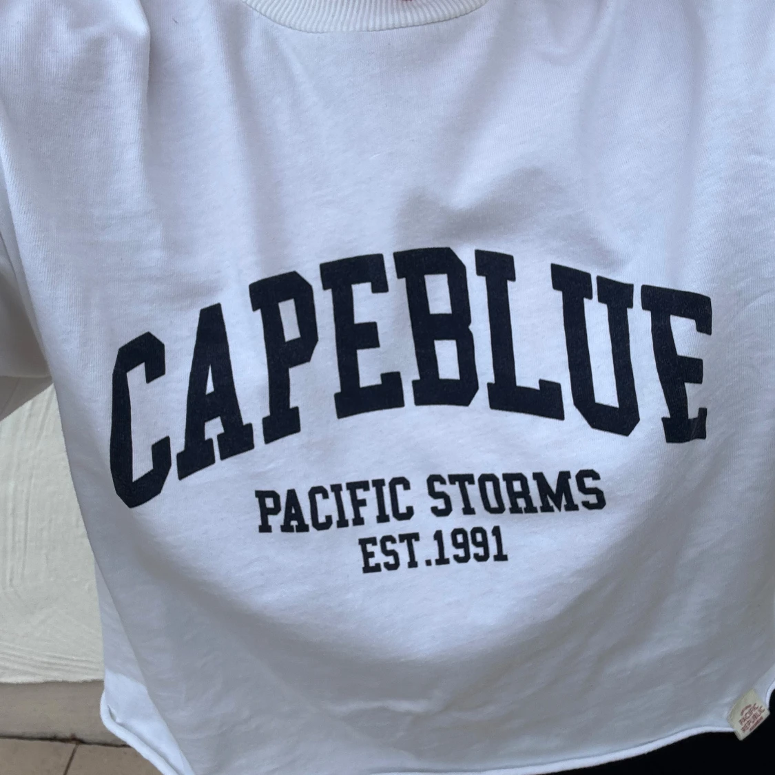 Vit croppad tröja från Capeblue - 91