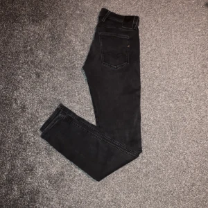 Replay anbass - Riktigt snygga replay anbass som är i toppskick nypris på dessa ligger på 1800 men vårat pris 399 kan diskutera pris vid snabb köp