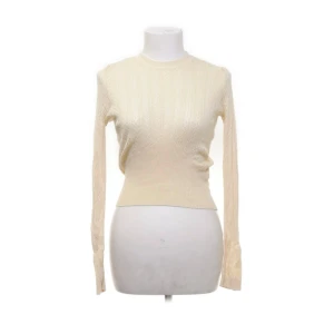 Topp - Super fin  gul stickan topp!💕 kontakta vid intresse elelr frågor!💕