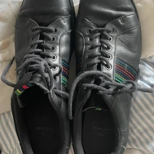 Paul Smith skor - Säljer ett till par Paul Smith skor fast i svart modell. 