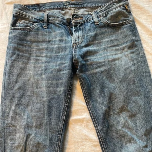 Snygga jeans! - Skit snygga jeans som inte passar mig längre. Skulle säga att dom är straight. Älskar färgen på dom😍