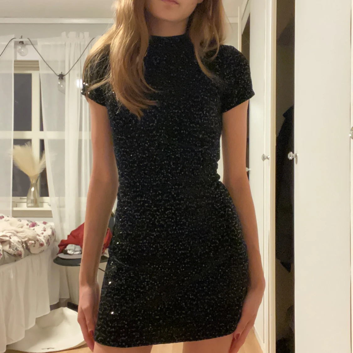 Jättefin glittrig klänning  - 90