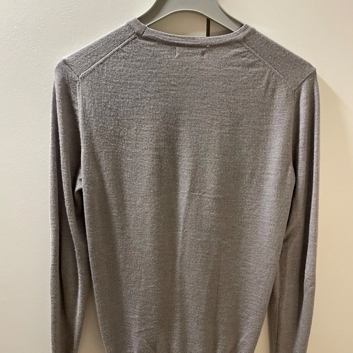 Grå tröja från J.Lindeberg - 90