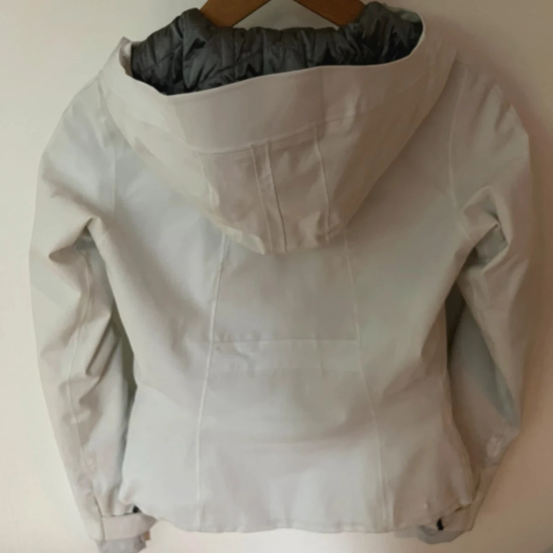 Vit jacka från Peak Performance - 90