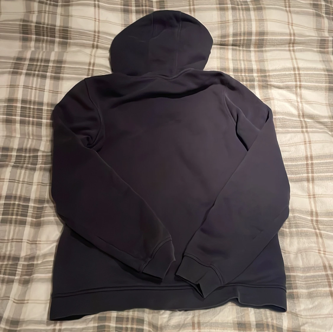 Mörkblå hoodie från Sail Racing - 90