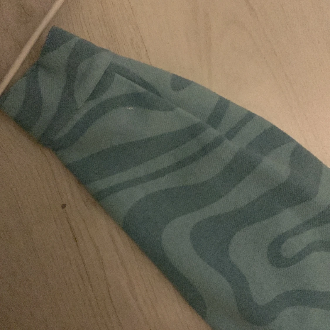 Grön zebramönstrad tröja från H&M - 93