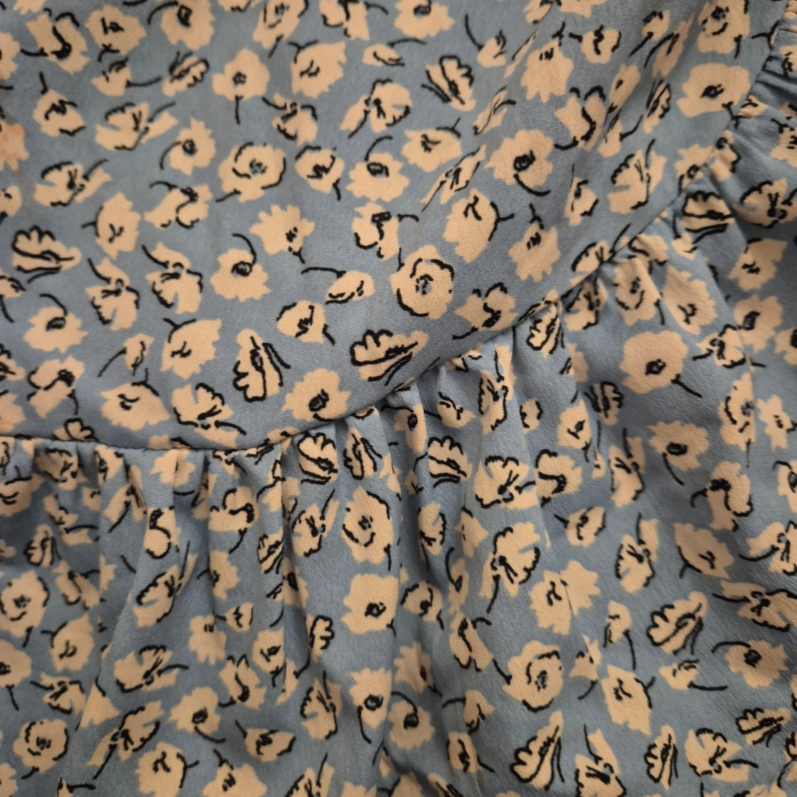 Blommig omlottkjol i blått - 93