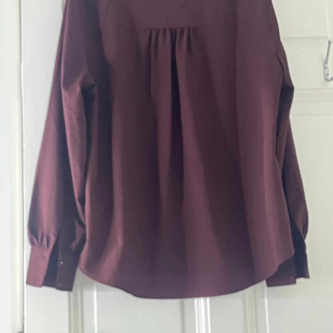 Vinröd blus från H&M  - 90