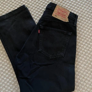 Levis 501 - Tja tja! Säljer nu dessa feta levis 501 pga att jag fick hem helt fel storlek! - Storlek 31/30 - skicka 8/10 - Vid minsta lilla fråga så tveka inte på att höra av dig!! Mvh Carl