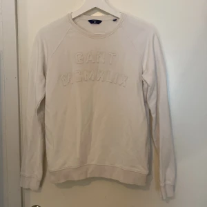 Gant sweatshirt  - Säljer denna sweatshirt från gant, använd fåtal gånger 