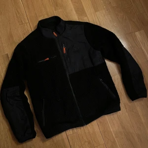 Welcome Fleece - Använd fåtal gånger. Varm och go