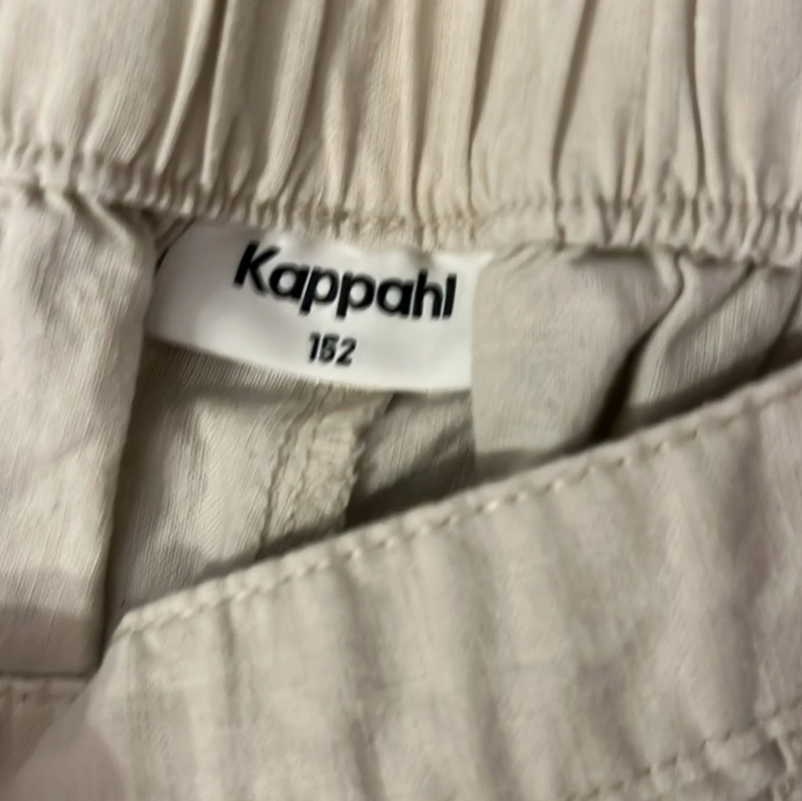 Beige byxor från Kappahl - 90