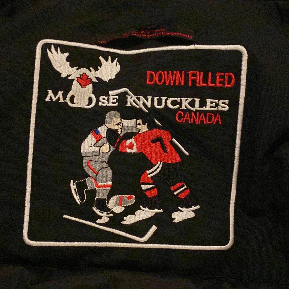 Svart dunjacka från Moose Knuckles - 92