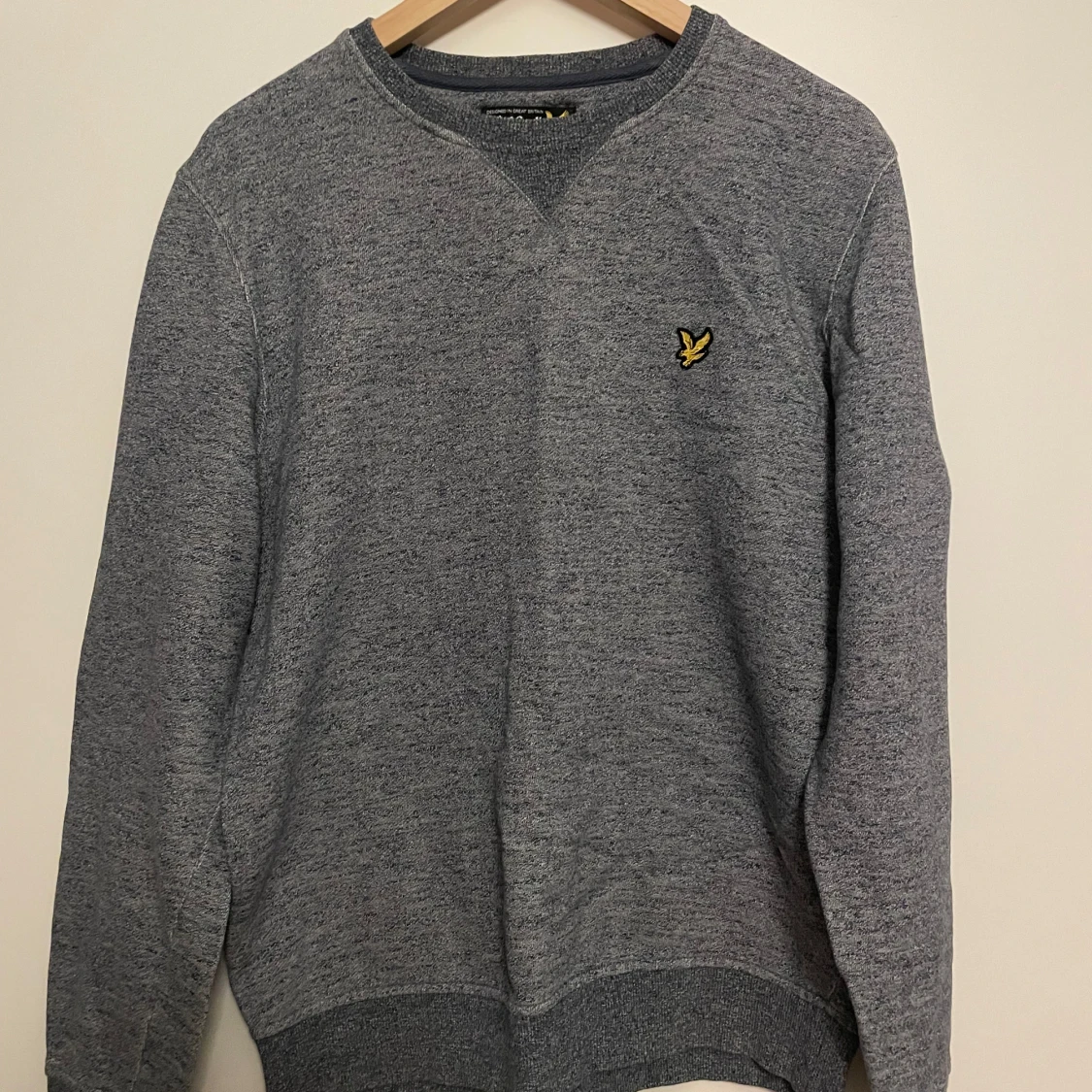 Grå tröja från Lyle & Scott